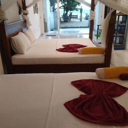 Sea Crest Beach Villa 앰발랑고다 외부 사진