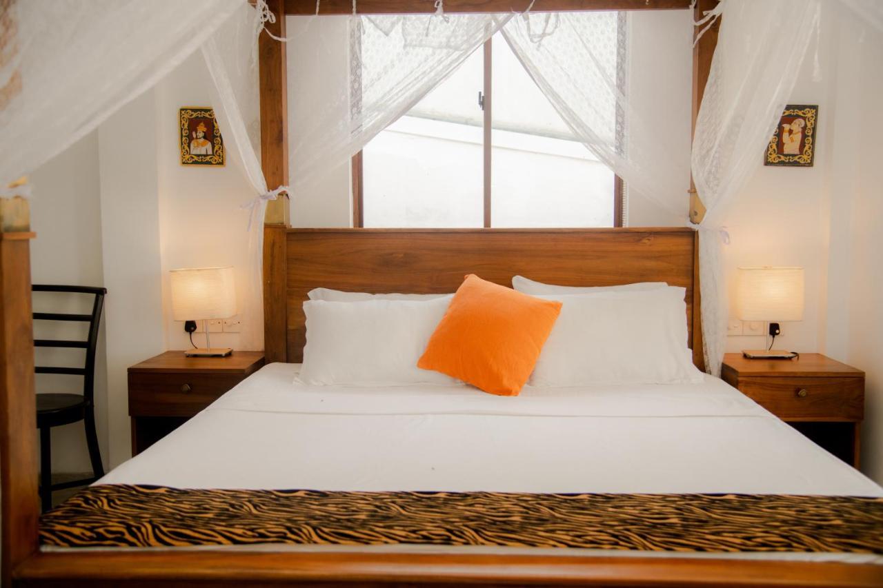 Sea Crest Beach Villa 앰발랑고다 외부 사진