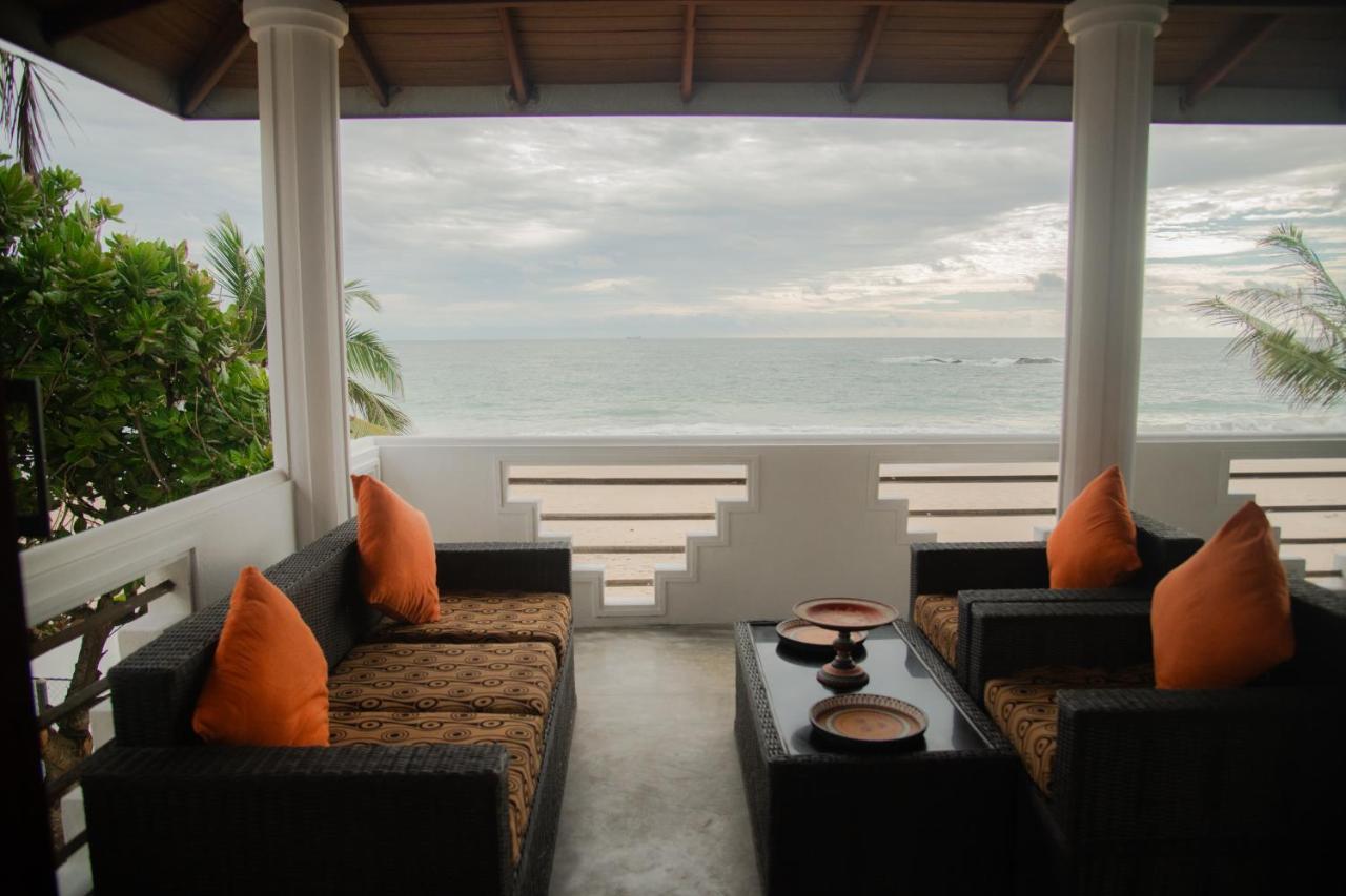 Sea Crest Beach Villa 앰발랑고다 외부 사진