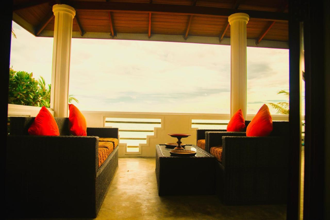 Sea Crest Beach Villa 앰발랑고다 외부 사진