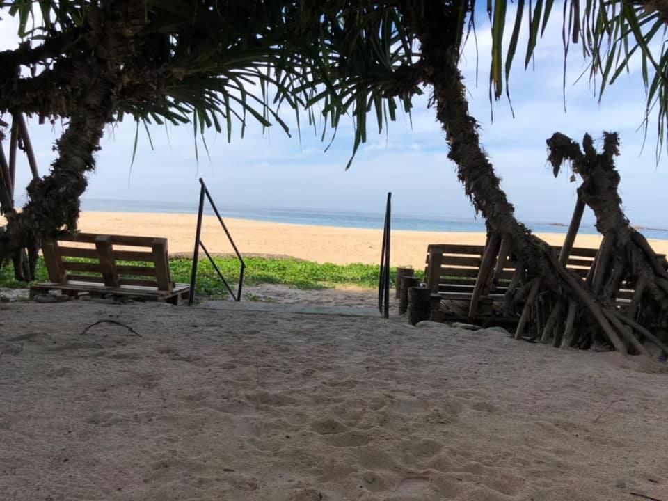 Sea Crest Beach Villa 앰발랑고다 외부 사진
