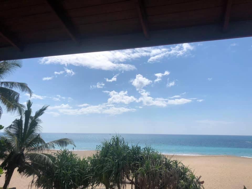 Sea Crest Beach Villa 앰발랑고다 외부 사진