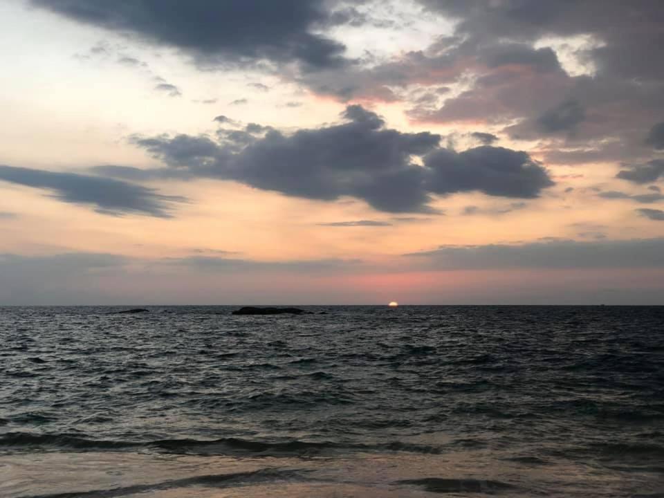 Sea Crest Beach Villa 앰발랑고다 외부 사진