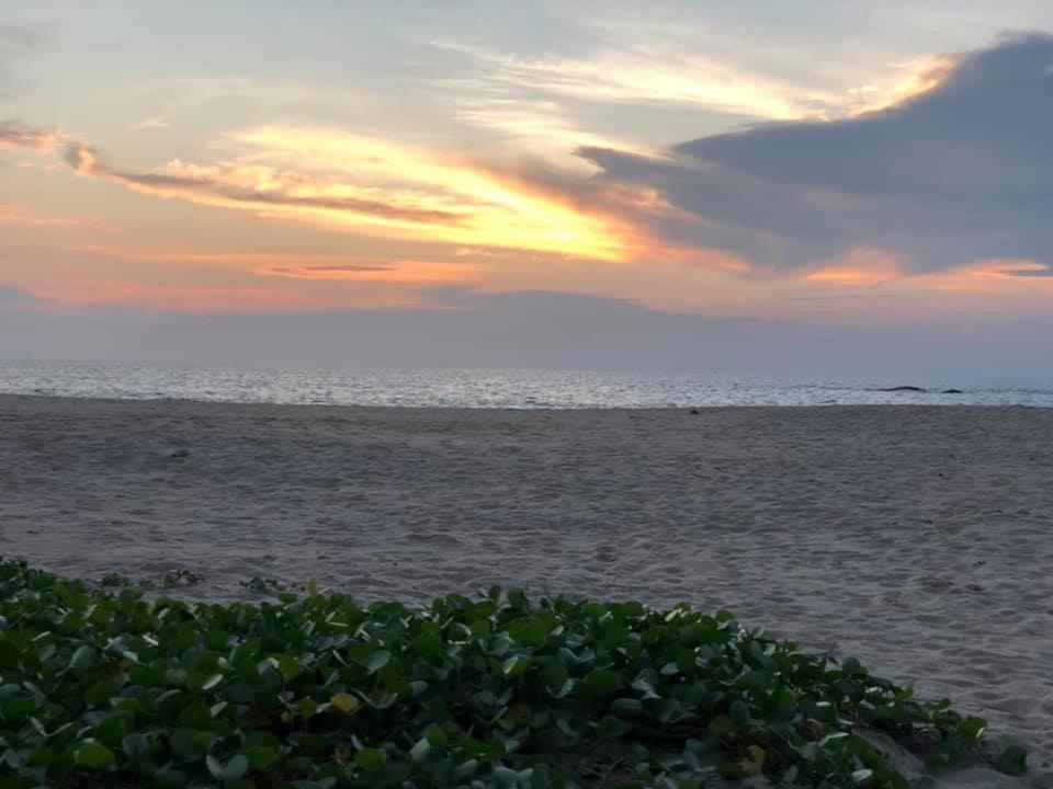 Sea Crest Beach Villa 앰발랑고다 외부 사진