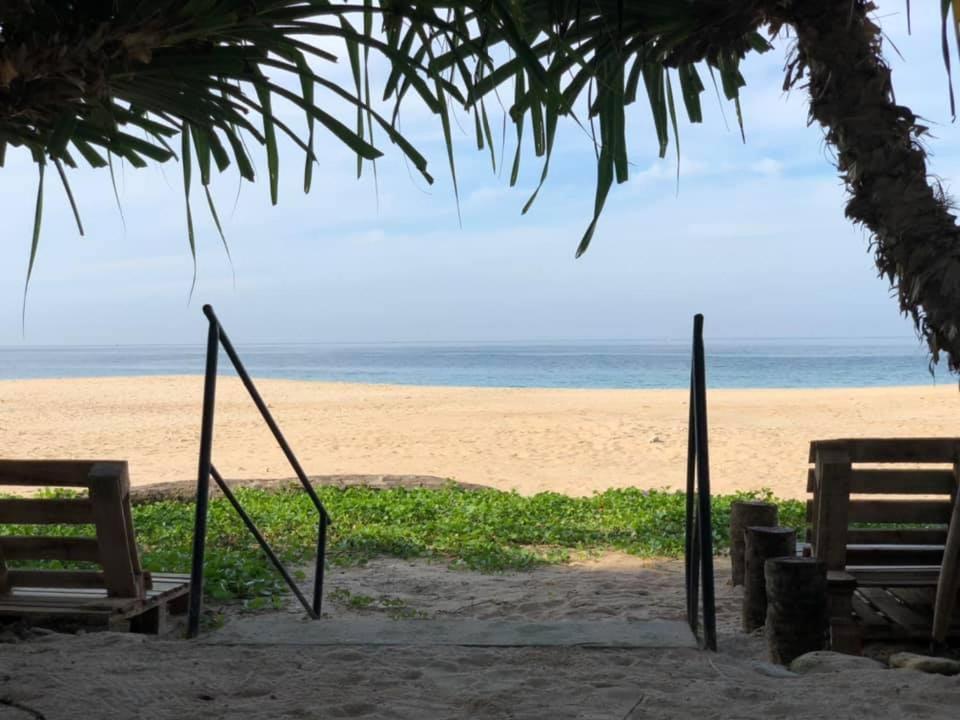 Sea Crest Beach Villa 앰발랑고다 외부 사진