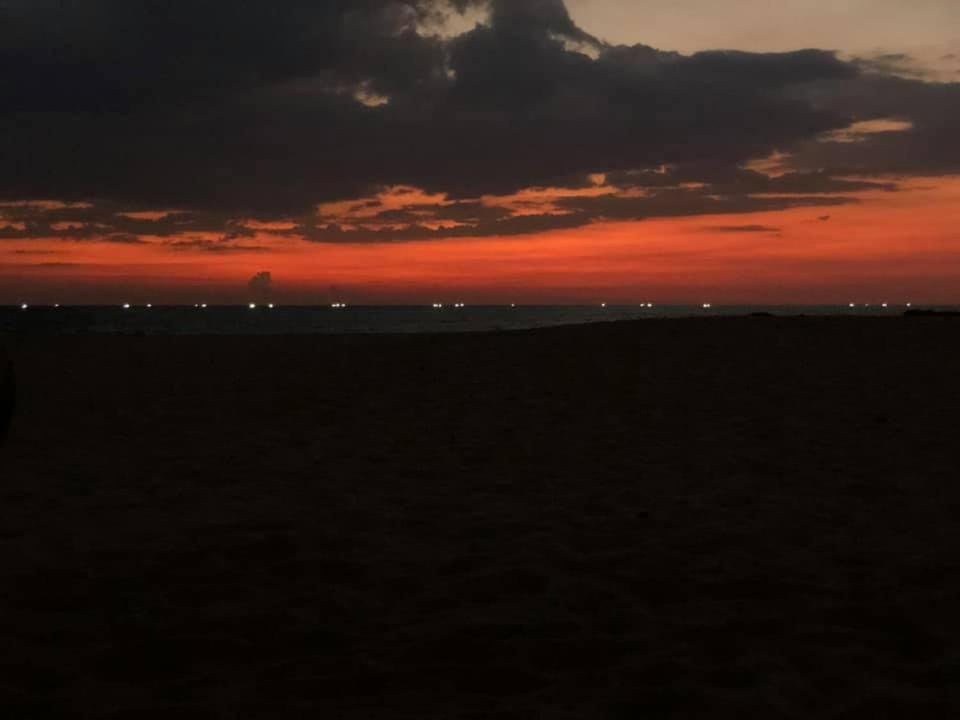 Sea Crest Beach Villa 앰발랑고다 외부 사진