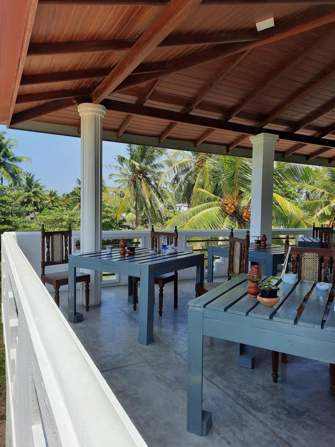 Sea Crest Beach Villa 앰발랑고다 외부 사진