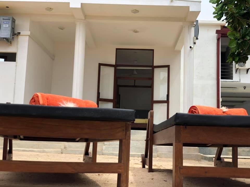Sea Crest Beach Villa 앰발랑고다 외부 사진