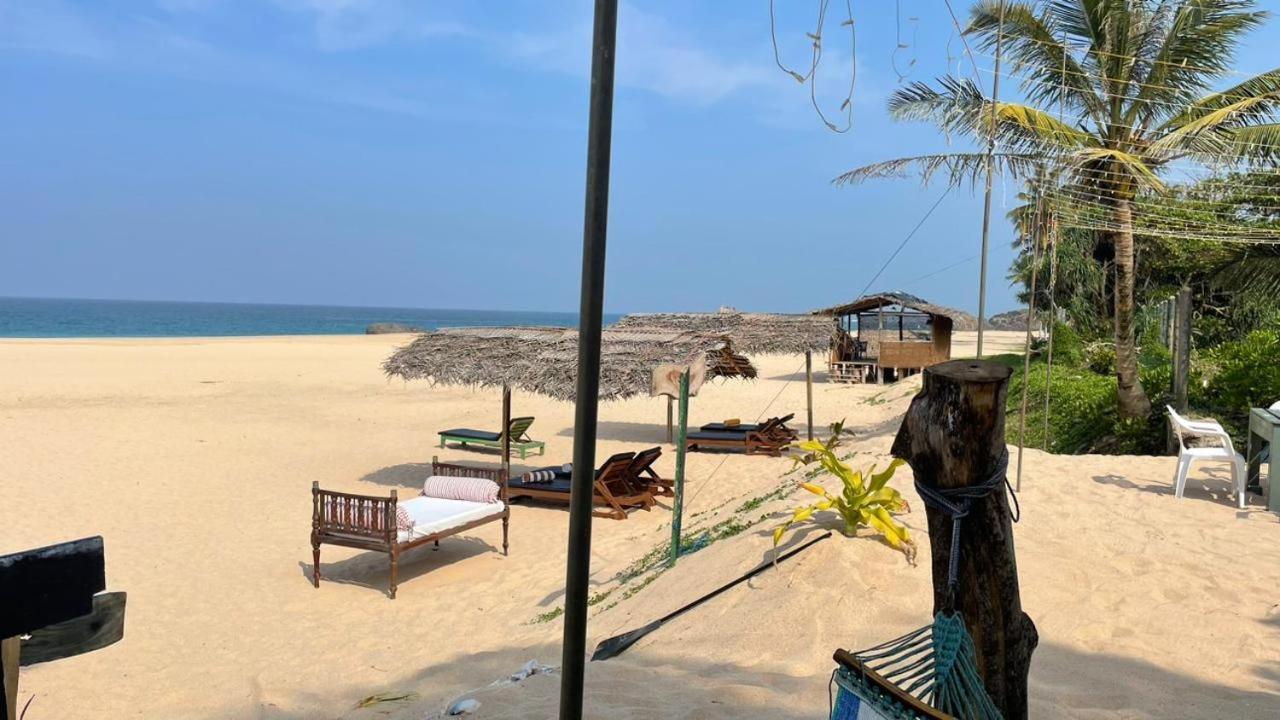Sea Crest Beach Villa 앰발랑고다 외부 사진