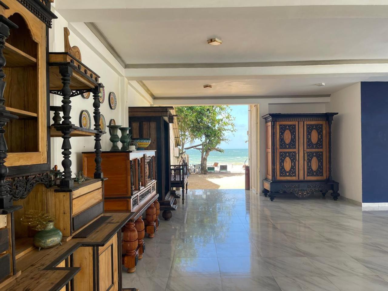 Sea Crest Beach Villa 앰발랑고다 외부 사진