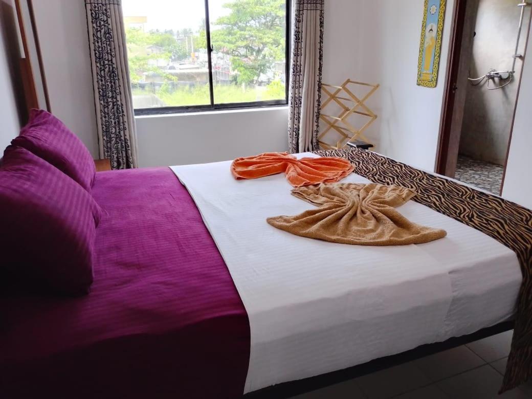 Sea Crest Beach Villa 앰발랑고다 외부 사진
